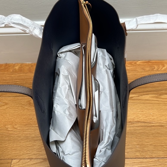 {Tory Burch} NWT Clamshell Perry Tote - Picture 6 of 7